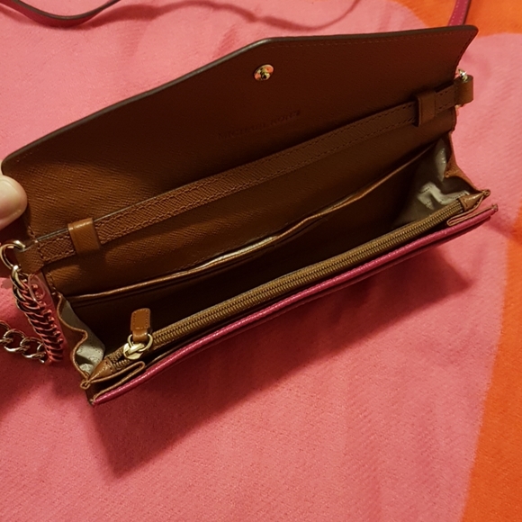 Michael Kors wallet style side purse - Picture 2 of 8